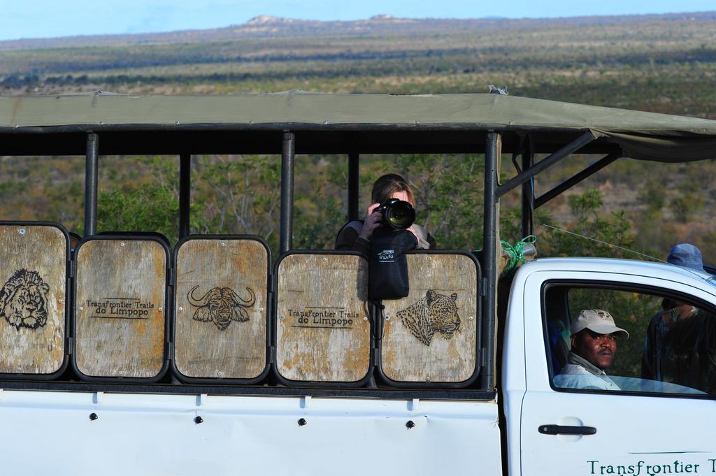 Mtomeni Safari Camp Hotel พาลาบอร์วา ภายนอก รูปภาพ